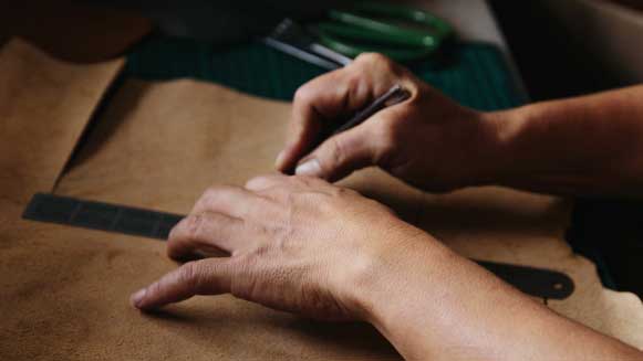 expertos en la elaboración de artículos de piel