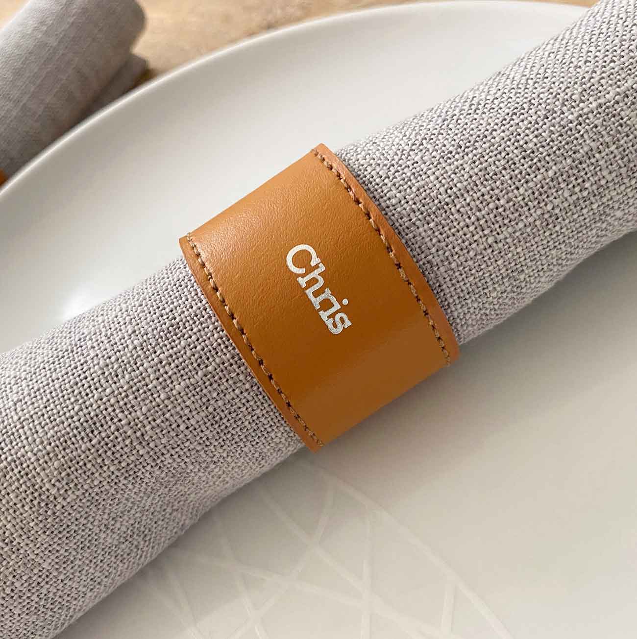 servilletero piel con nombre de hombre